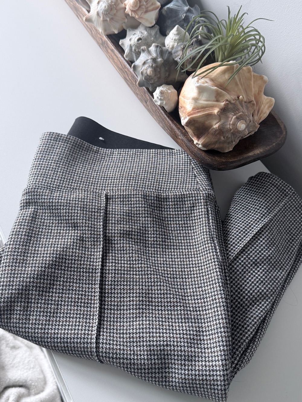 Nine West Black, Brown & White Houndstooth Legging